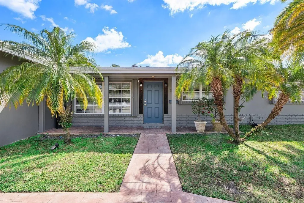 1530 NE 53rd Street Fort Lauderdale FL 33334