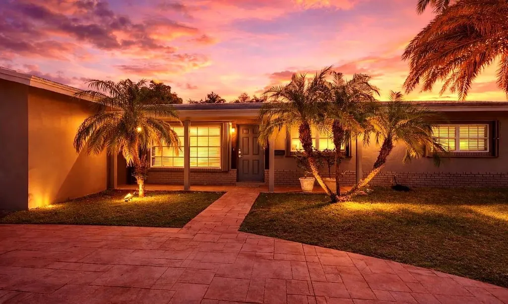 1530 NE 53rd Street Fort Lauderdale FL 33334