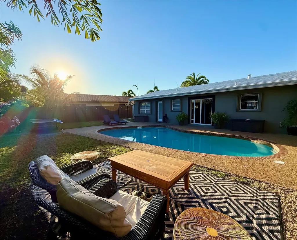 1530 NE 53rd Street Fort Lauderdale FL 33334