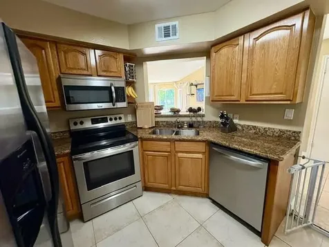 2371 NW 33rd Street Oakland Park FL 33309