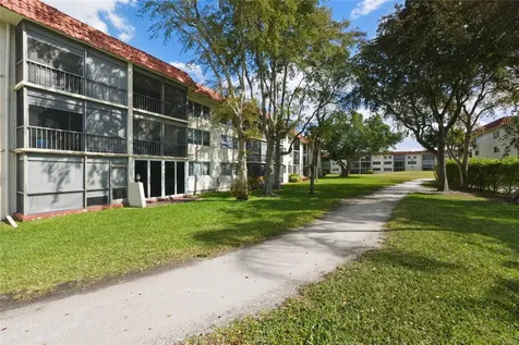691 S Hollybrook Drive Pembroke Pines FL 33025