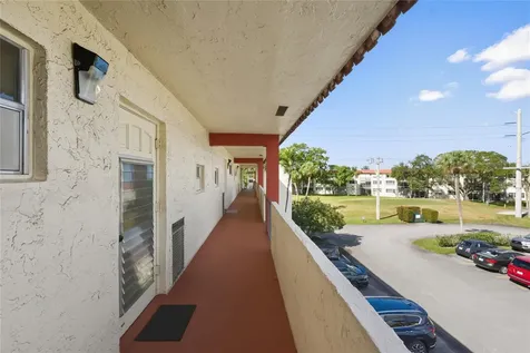691 S Hollybrook Drive Pembroke Pines FL 33025