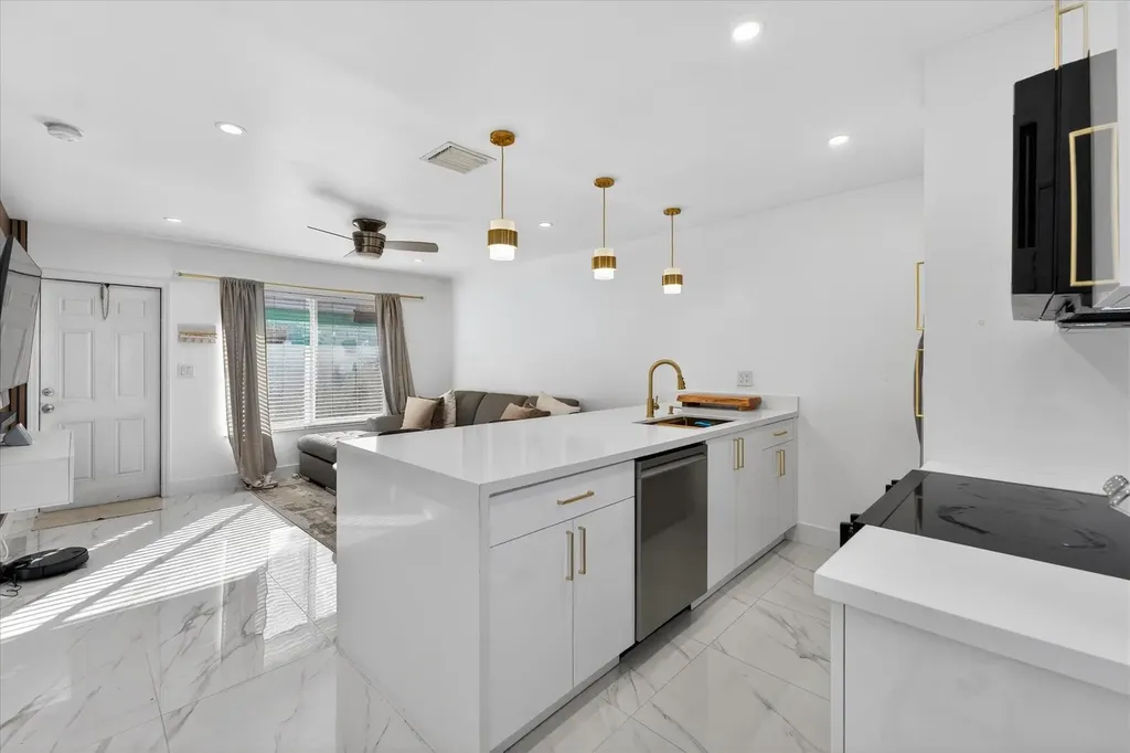 883 NE 33rd Street Oakland Park FL 33334