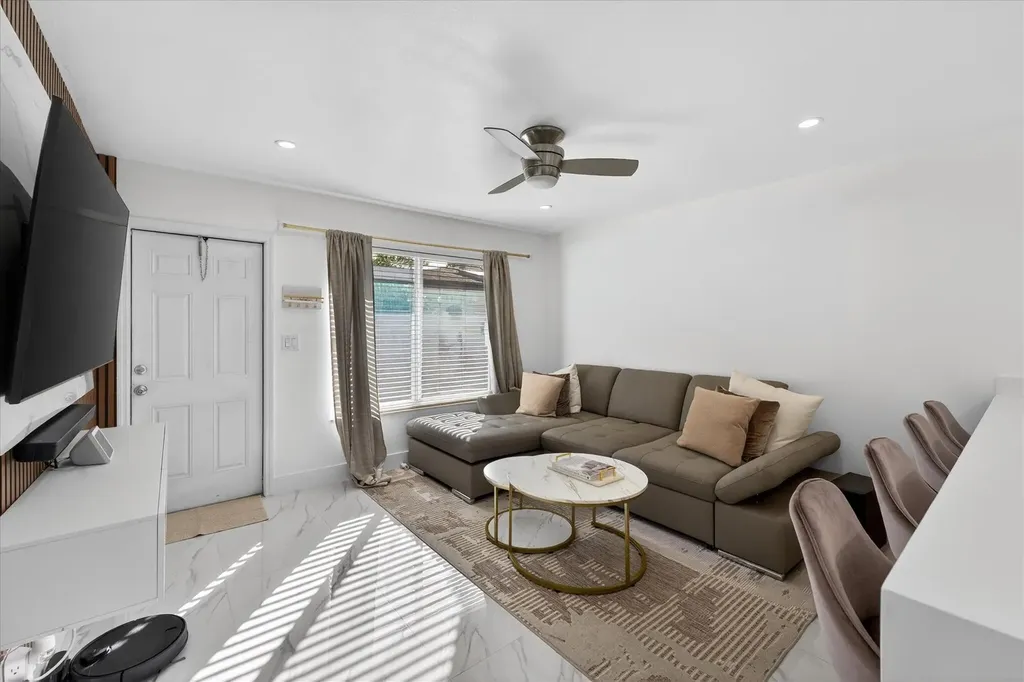 883 NE 33rd Street Oakland Park FL 33334