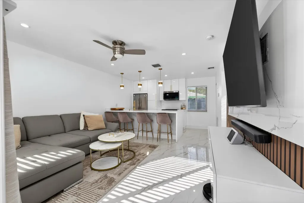 883 NE 33rd Street Oakland Park FL 33334