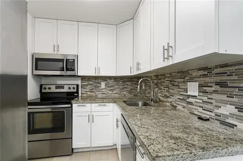 883 NE 33rd Street Oakland Park FL 33334
