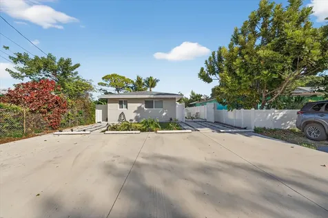 883 NE 33rd Street Oakland Park FL 33334
