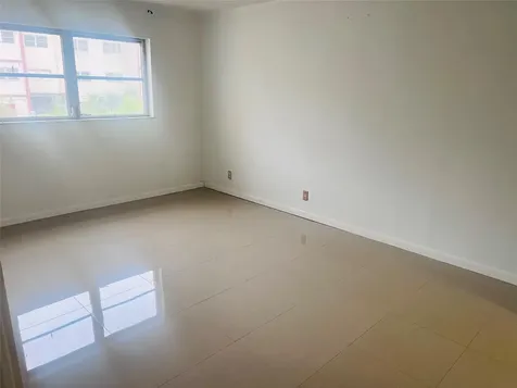 4046 NW 19th Street Lauderhill FL 33313