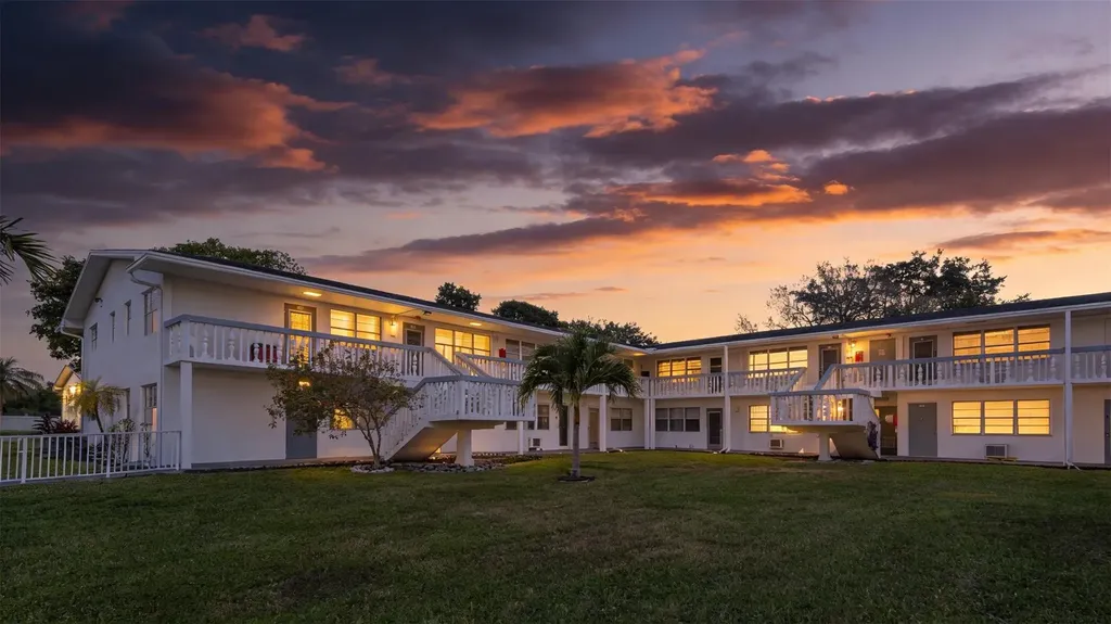 176 Westbury J Deerfield Beach FL 33442