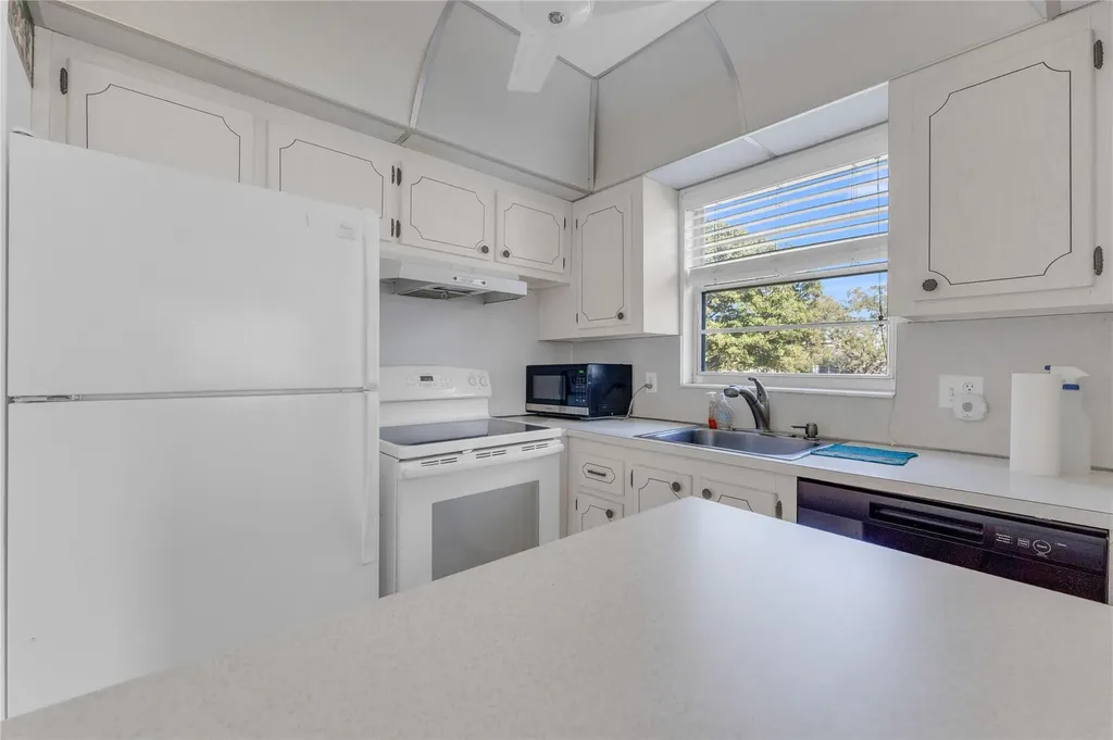 176 Westbury J Deerfield Beach FL 33442