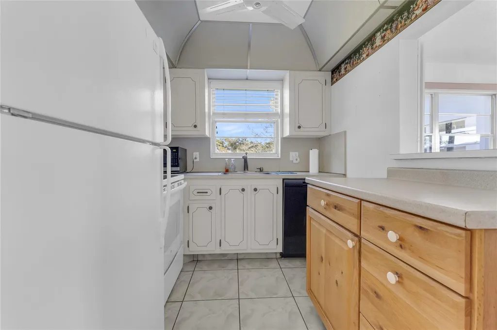 176 Westbury J Deerfield Beach FL 33442