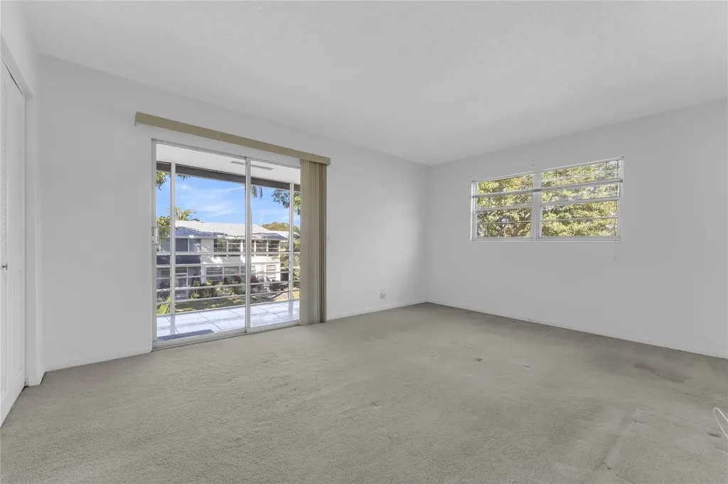 176 Westbury J Deerfield Beach FL 33442