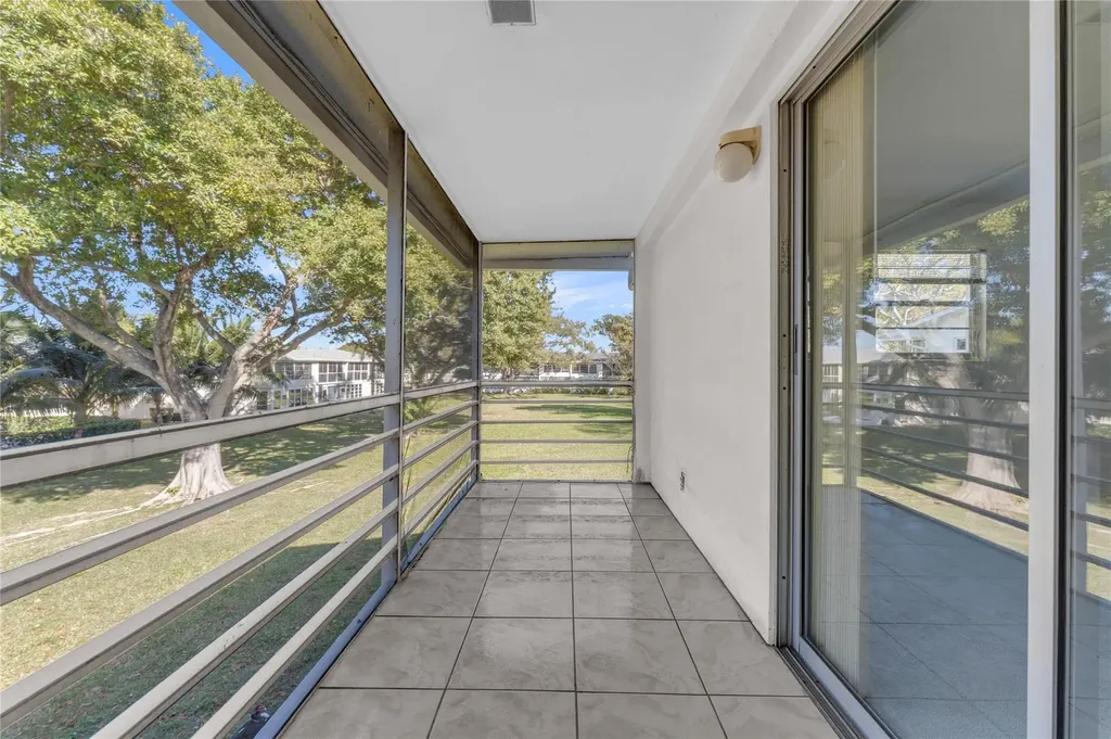 176 Westbury J Deerfield Beach FL 33442