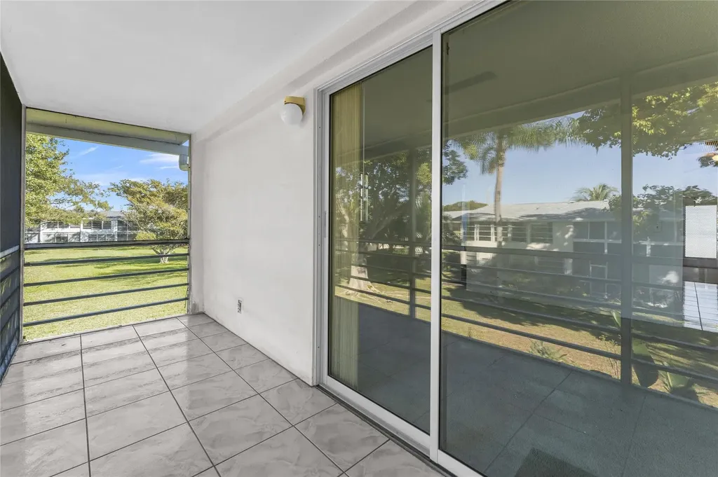 176 Westbury J Deerfield Beach FL 33442