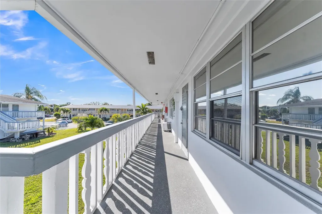 176 Westbury J Deerfield Beach FL 33442