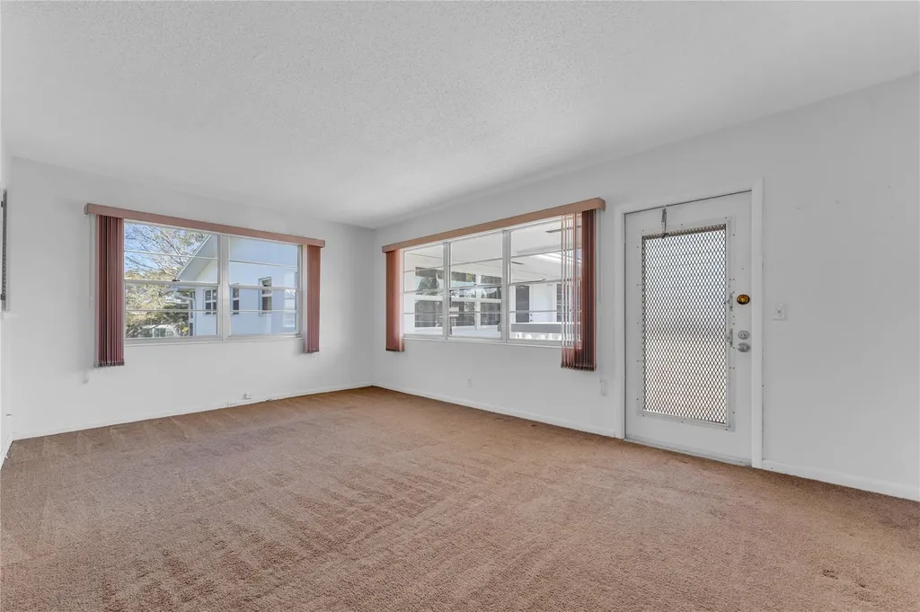 176 Westbury J Deerfield Beach FL 33442