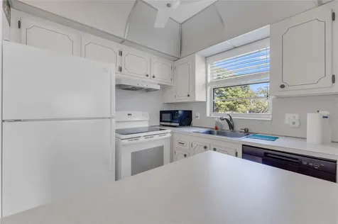 176 Westbury J Deerfield Beach FL 33442