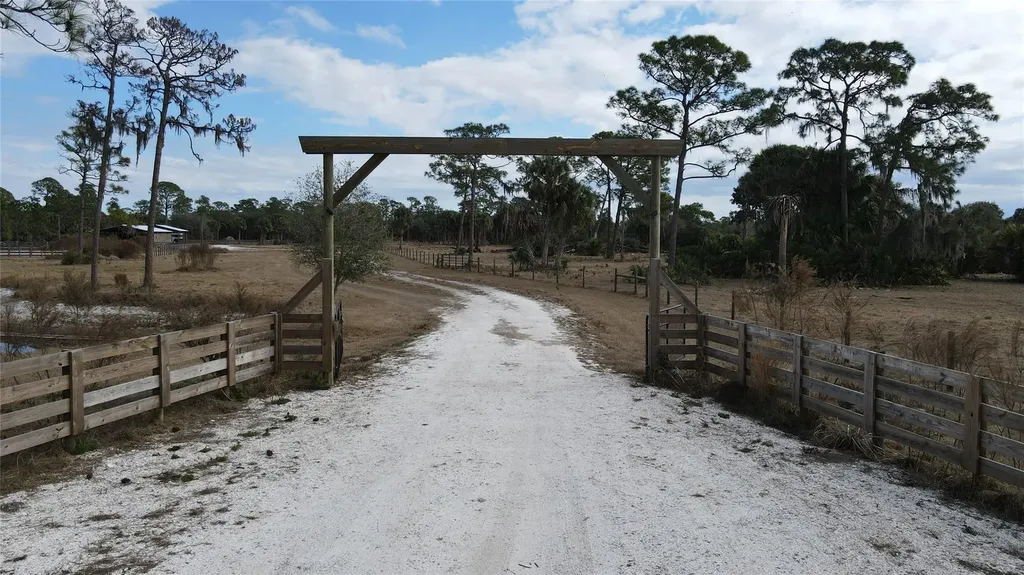 4801 SW Wild Turkey Lane Okeechobee FL 34974