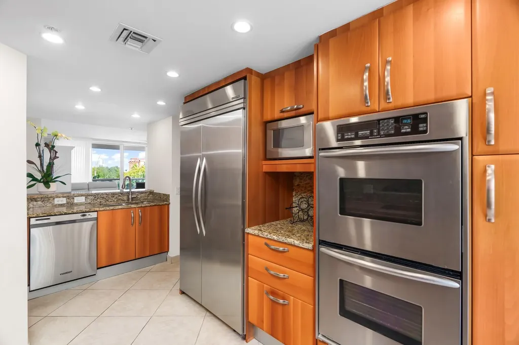 2051 SE 3rd Street Deerfield Beach FL 33441
