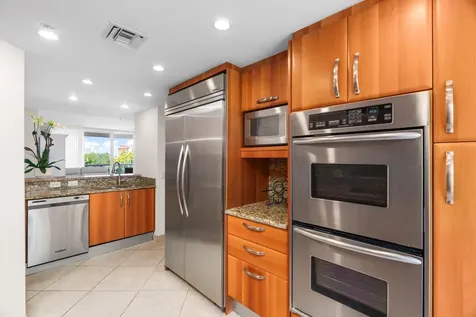 2051 SE 3rd Street Deerfield Beach FL 33441