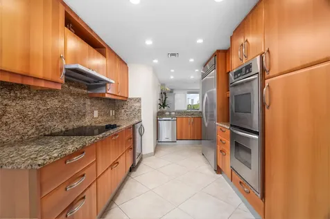 2051 SE 3rd Street Deerfield Beach FL 33441