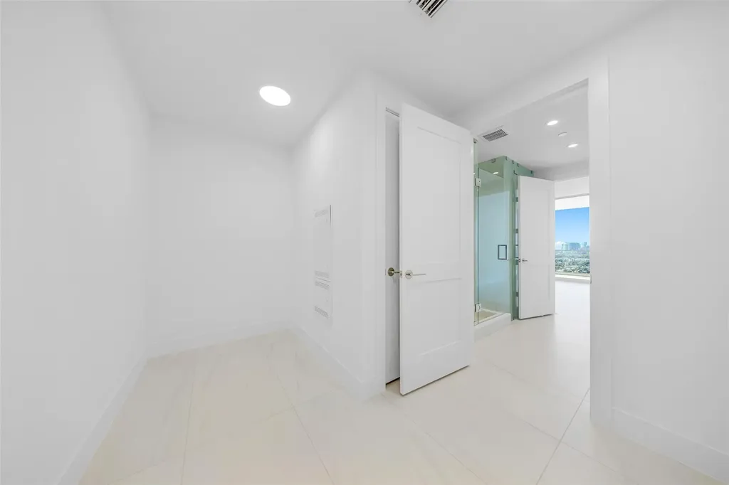 153 N Seabreeze Fort Lauderdale FL 33304