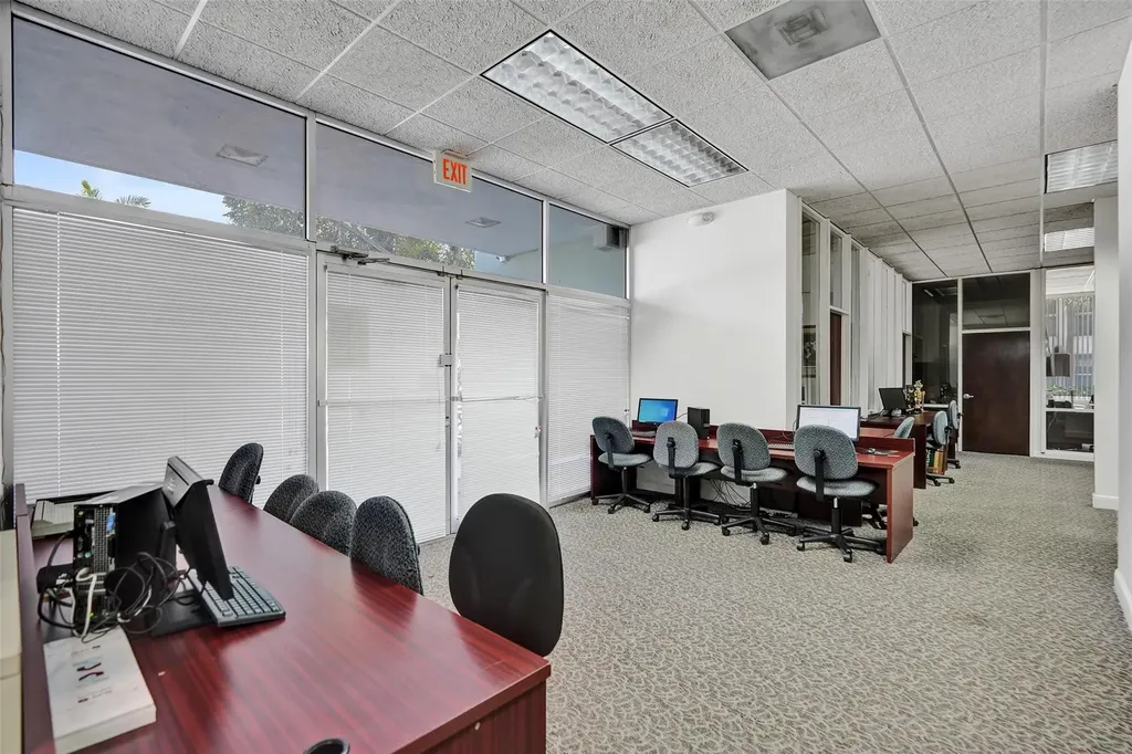 1520 E Sunrise Fort Lauderdale FL 33304