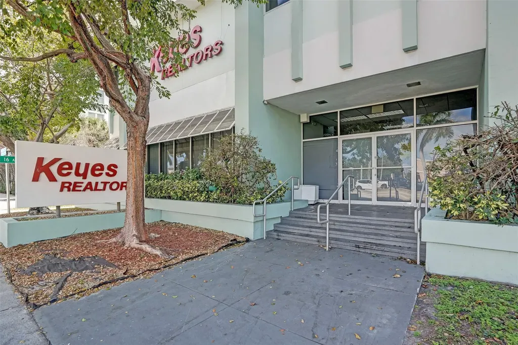 1520 E Sunrise Fort Lauderdale FL 33304