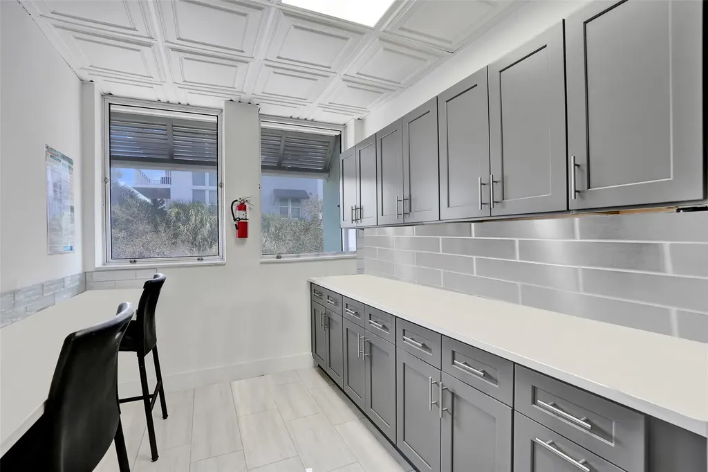 1520 E Sunrise Fort Lauderdale FL 33304