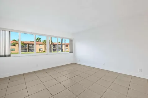 140 Lakeview Drive Weston FL 33326