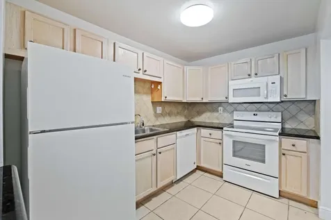 140 Lakeview Drive Weston FL 33326