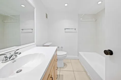 140 Lakeview Drive Weston FL 33326