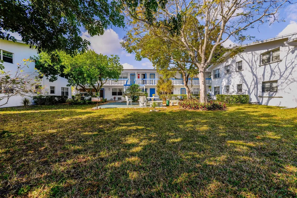 167 Lyndhurst L Deerfield Beach FL 33442