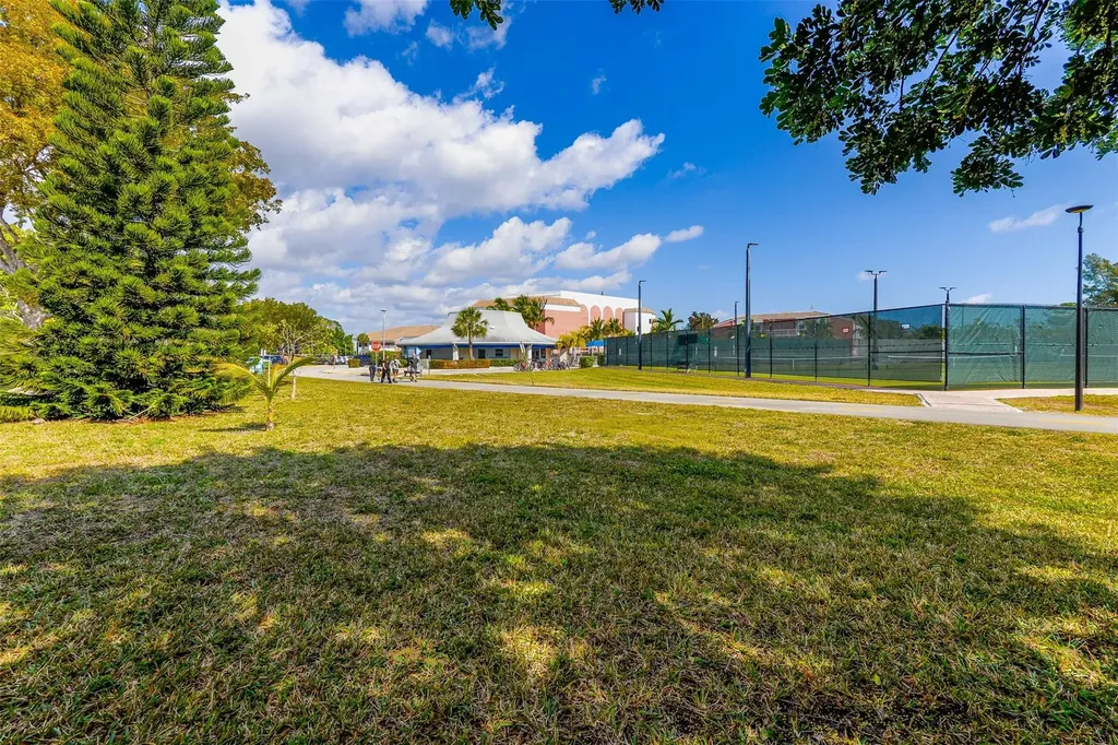 167 Lyndhurst L Deerfield Beach FL 33442