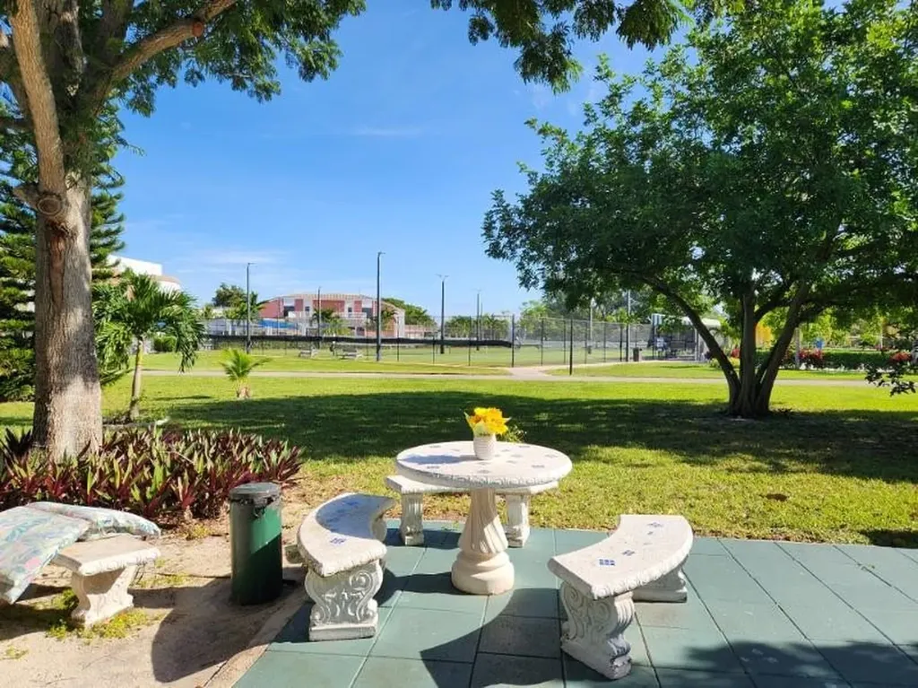 167 Lyndhurst L Deerfield Beach FL 33442
