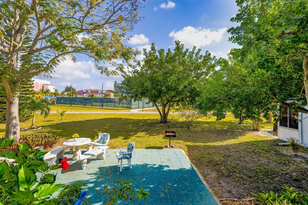 167 Lyndhurst L Deerfield Beach FL 33442