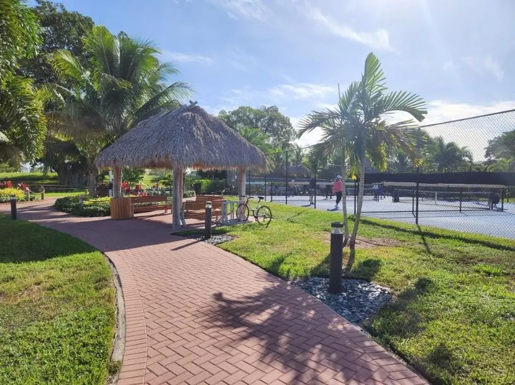167 Lyndhurst L Deerfield Beach FL 33442