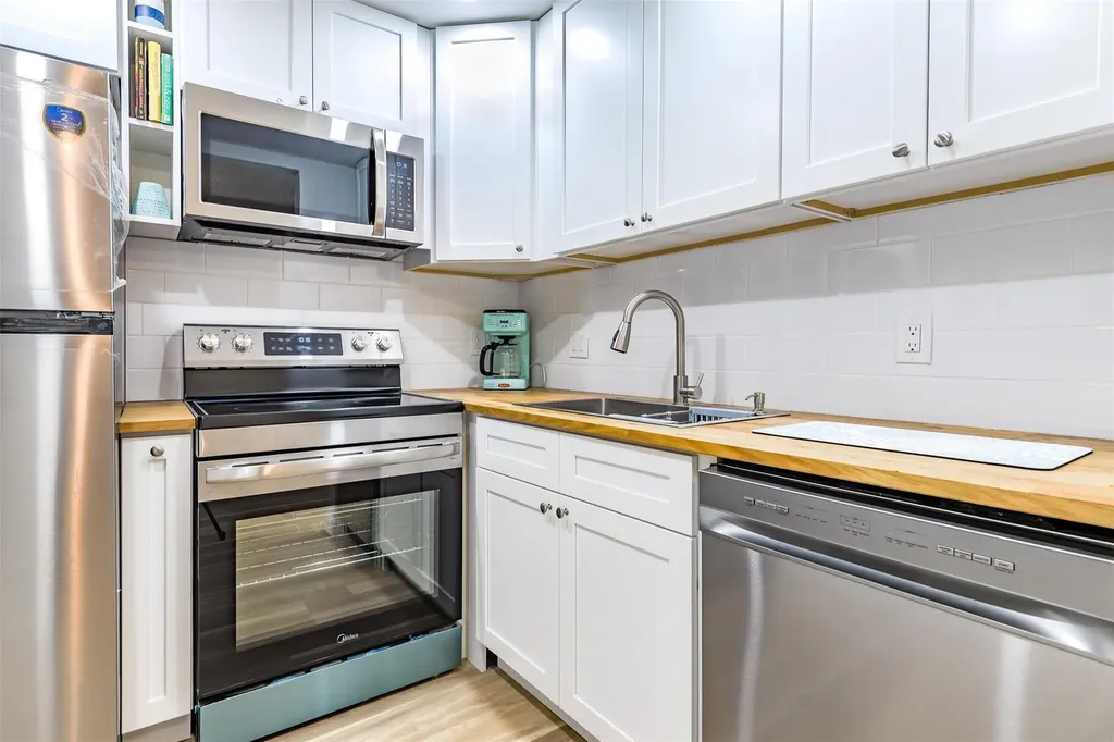 167 Lyndhurst L Deerfield Beach FL 33442