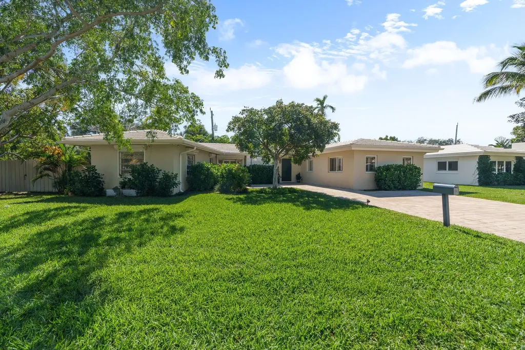2740 NE 27th Court Fort Lauderdale FL 33306