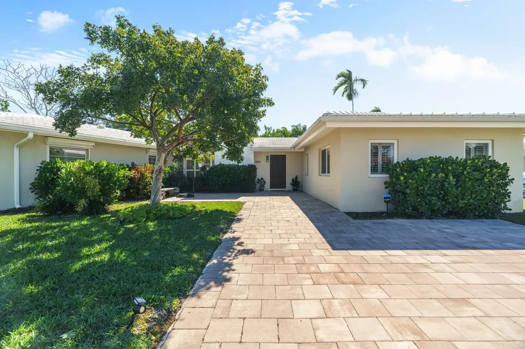 2740 NE 27th Court Fort Lauderdale FL 33306