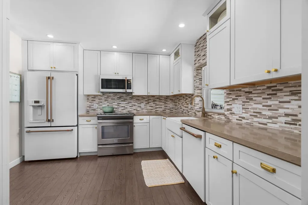 2740 NE 27th Court Fort Lauderdale FL 33306