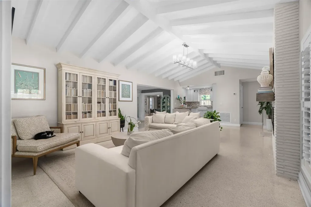 2740 NE 27th Court Fort Lauderdale FL 33306