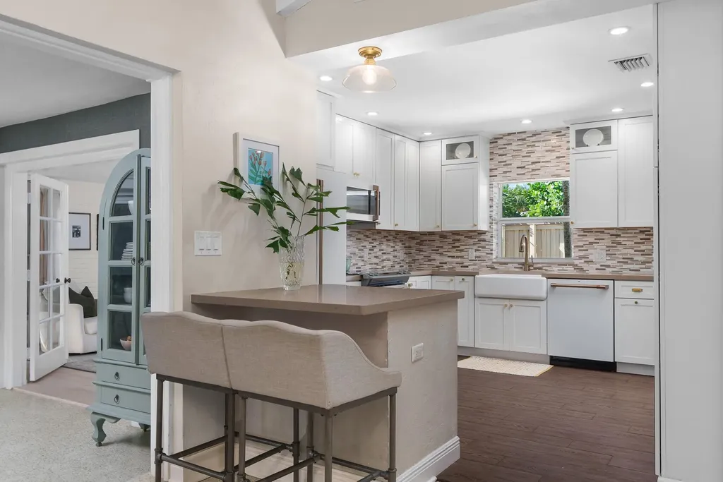 2740 NE 27th Court Fort Lauderdale FL 33306