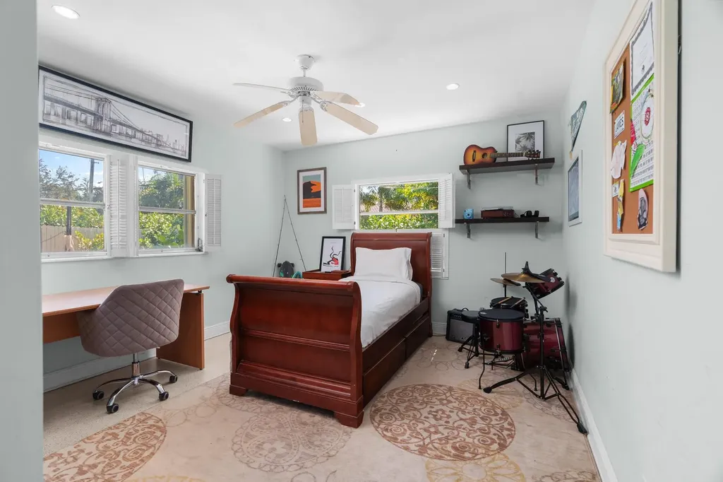 2740 NE 27th Court Fort Lauderdale FL 33306