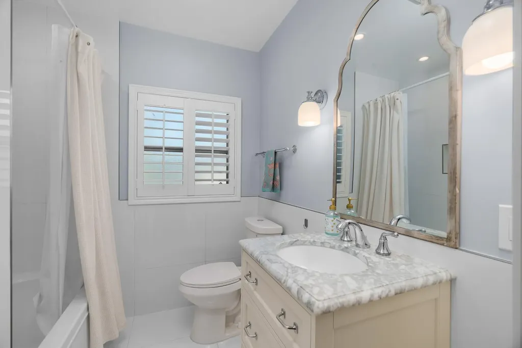 2740 NE 27th Court Fort Lauderdale FL 33306