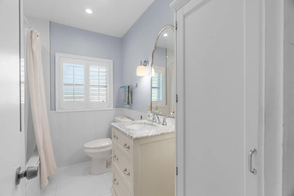 2740 NE 27th Court Fort Lauderdale FL 33306