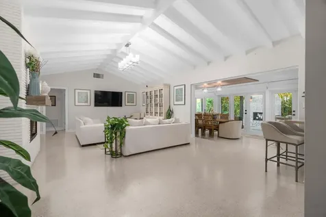 2740 NE 27th Court Fort Lauderdale FL 33306