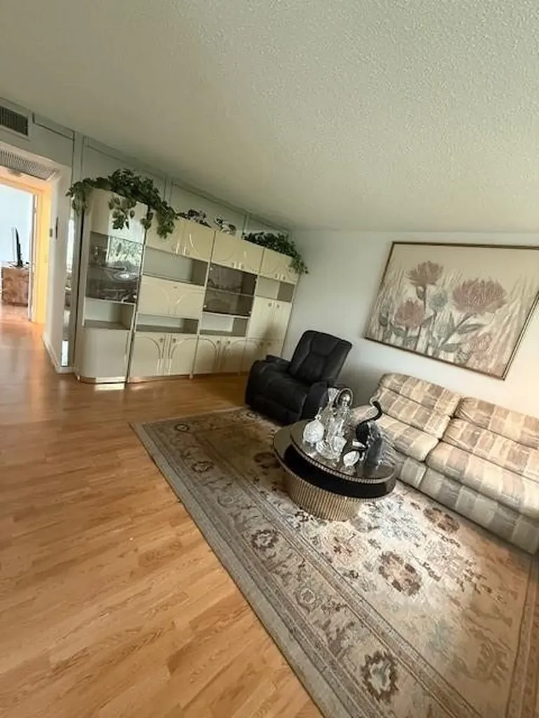 148 Farnham G Deerfield Beach FL 33442