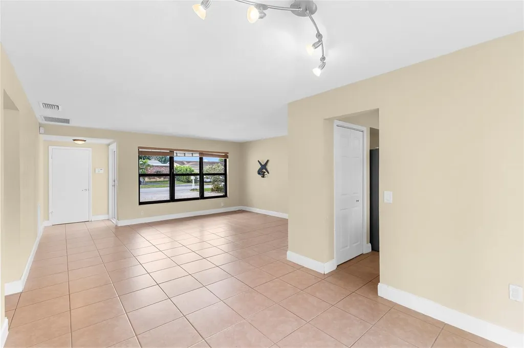 11831 NW 31st Place Sunrise FL 33323