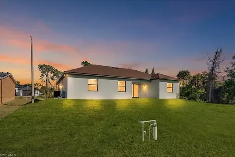 2909 9th Street Lehigh Acres FL 33971
